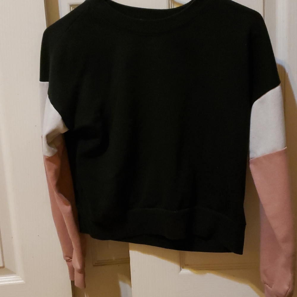 Black sweatshirt